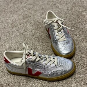 NWOT Silver and Red Veja Sneakers